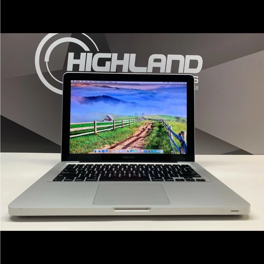 Apple MacBook in Sleek Silver